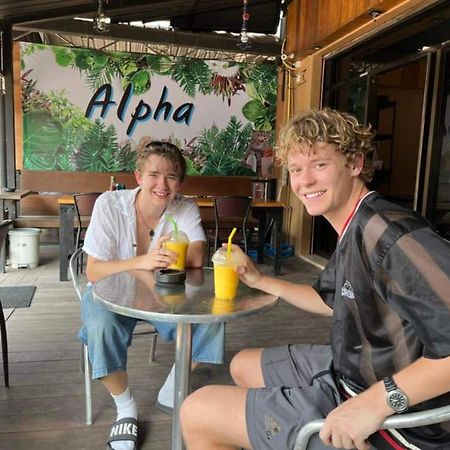 Alpha Hostel Cafe&Bar Ban Khlong Yai Экстерьер фото